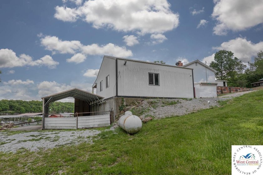 4-bed, 2-bath waterfront home in the Turkey Creek arm of Lake of - photo 18