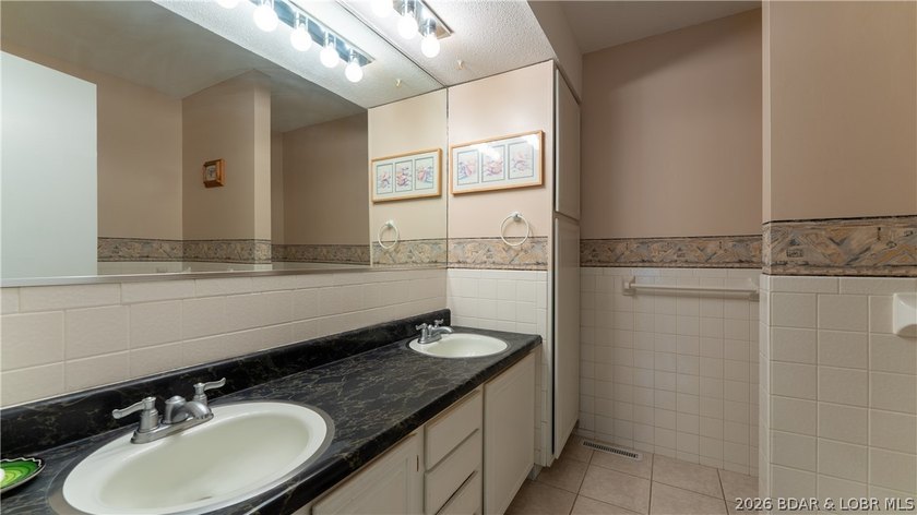 WELL MAINTAINED &amp; ROOMY! Contract fell through, no fault of - photo 22