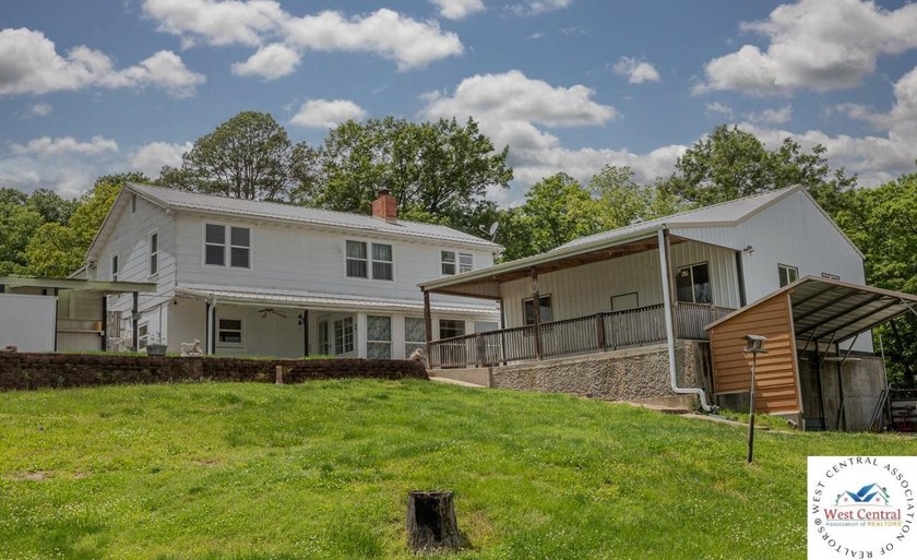 4-bed, 2-bath waterfront home in the Turkey Creek arm of Lake of - photo 22