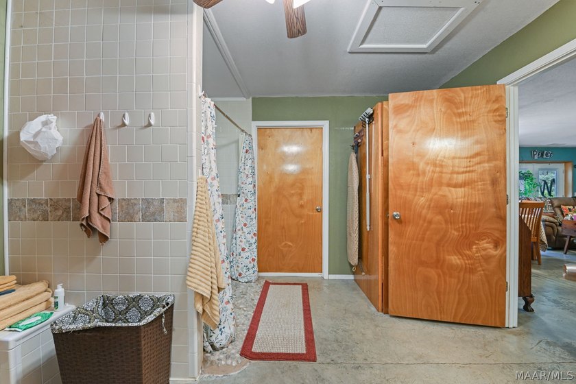 Charming 3 bedroom, 2 bath barndominium-style home offering - photo 25