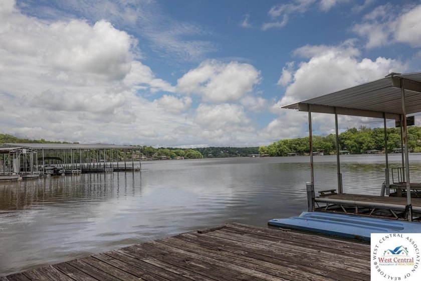 4-bed, 2-bath waterfront home in the Turkey Creek arm of Lake of - photo 26