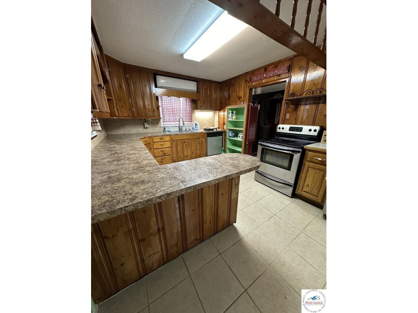 4-bed, 2-bath waterfront home in the Turkey Creek arm of Lake of - photo 50