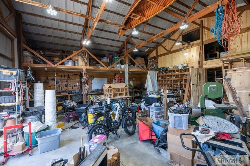 If you're looking for quiet space, endless possibilities, and a - photo 14