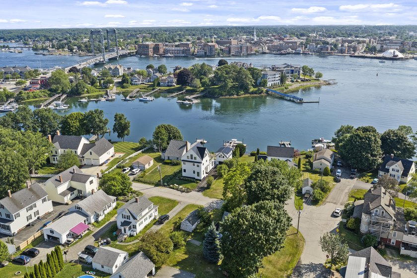 Don't let this once-in-a-generation waterfront masterpiece pass - photo 6