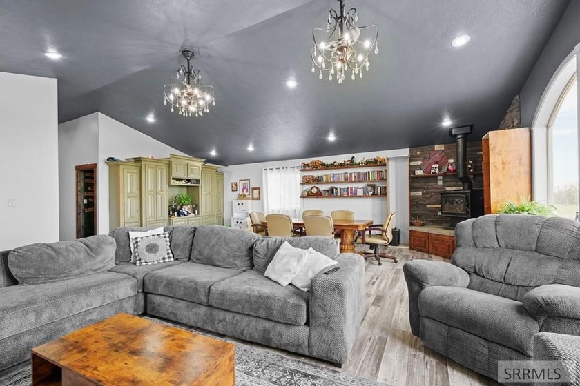 If you're looking for quiet space, endless possibilities, and a - photo 42