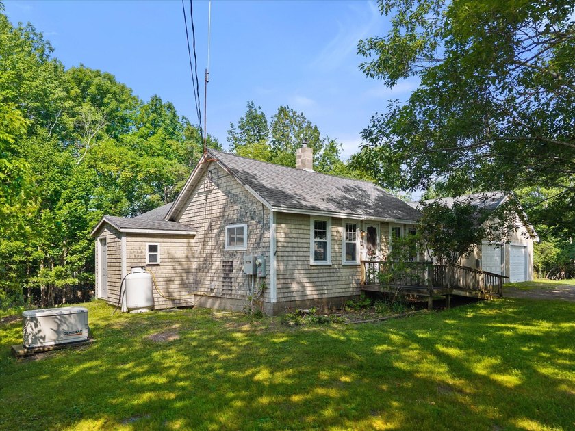 Welcome to 67 West Side Drive on beautiful Verona Island! - photo 2