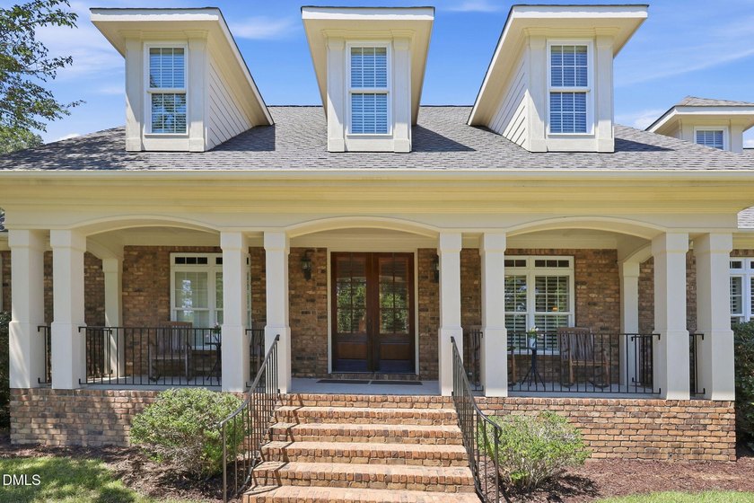 Excellent Convenient Location, Quality &amp; Beautiful, All Brick - photo 4