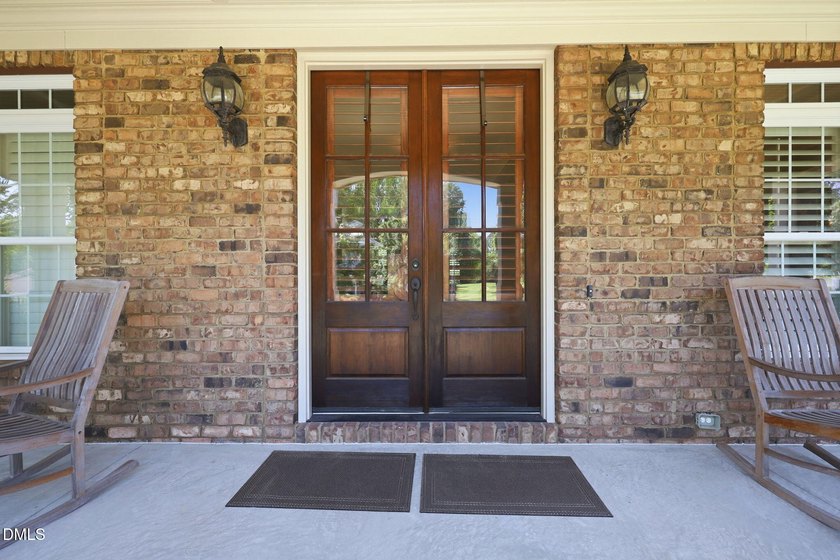 Excellent Convenient Location, Quality &amp; Beautiful, All Brick - photo 5