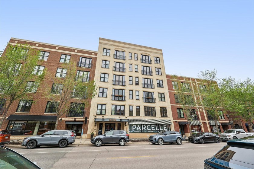 Welcome to 212 Lofts, where city living feels open, bright, and - photo 33