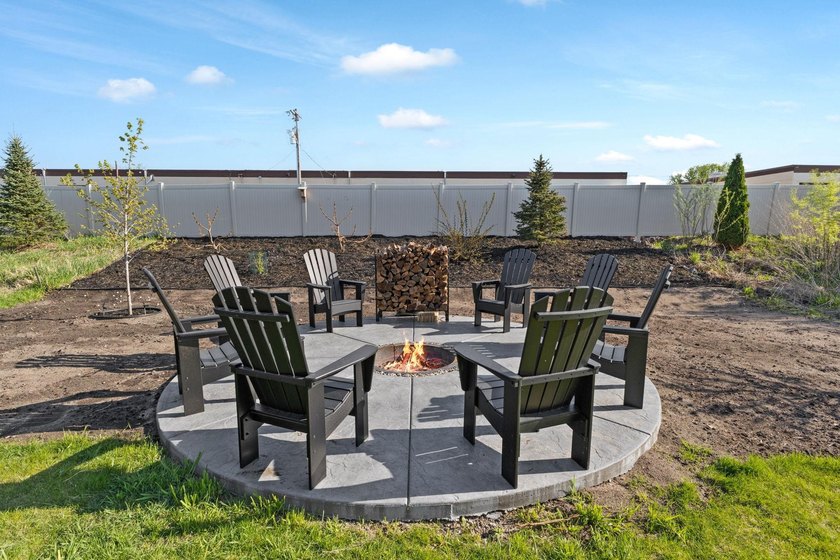 Better than new construction now available. This 3-bedroom - photo 30