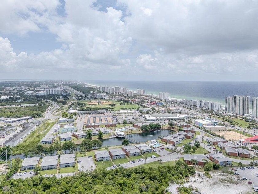Active , Destin Central Location within 0.8 miles to Public - photo 29