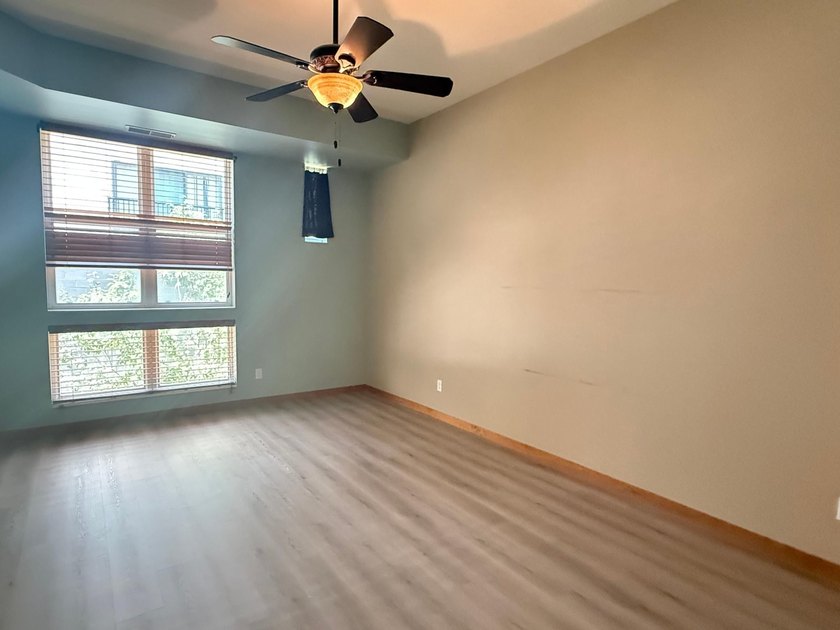 Beautiful condo with all NEW vinyl plank flooring by the - photo 11