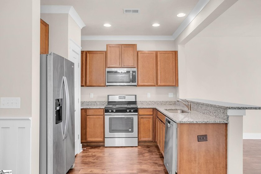 Move-in ready, low-maintenance townhome in the highly - photo 14