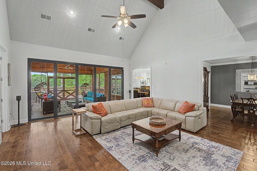 Lakefront on 1.21 Acres - 5 Private Suites - Private Dock - - photo 20