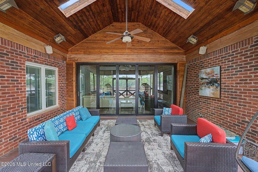 Lakefront on 1.21 Acres - 5 Private Suites - Private Dock - - photo 29