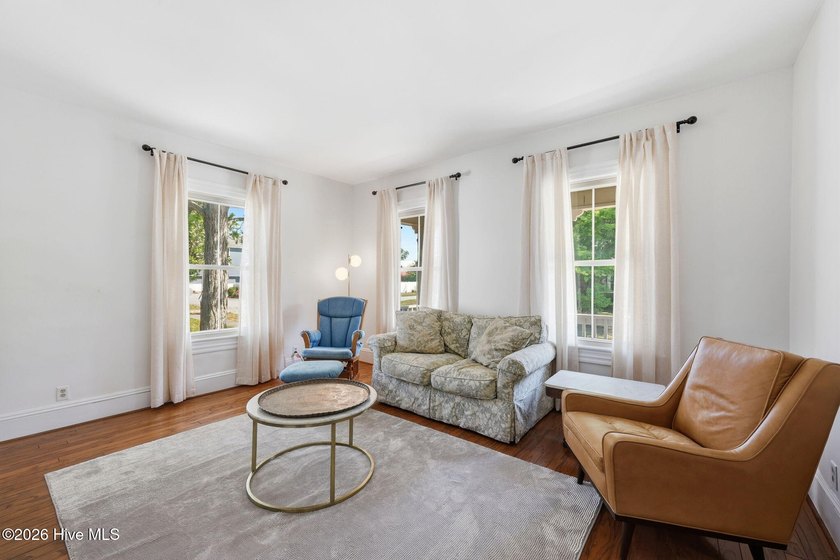 Experience stunning waterfront living directly across the Neuse - photo 9
