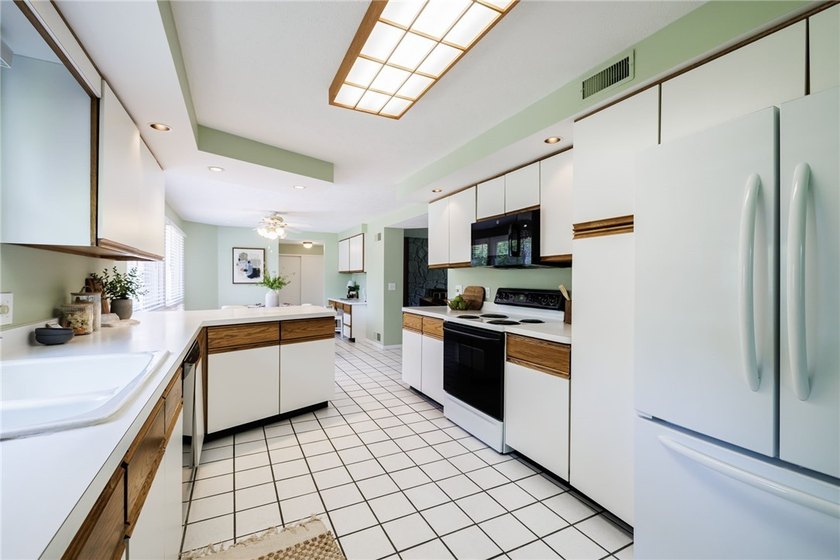 Welcome to 189 Sherri Ann Lane, a beautifully maintained 4 - photo 12