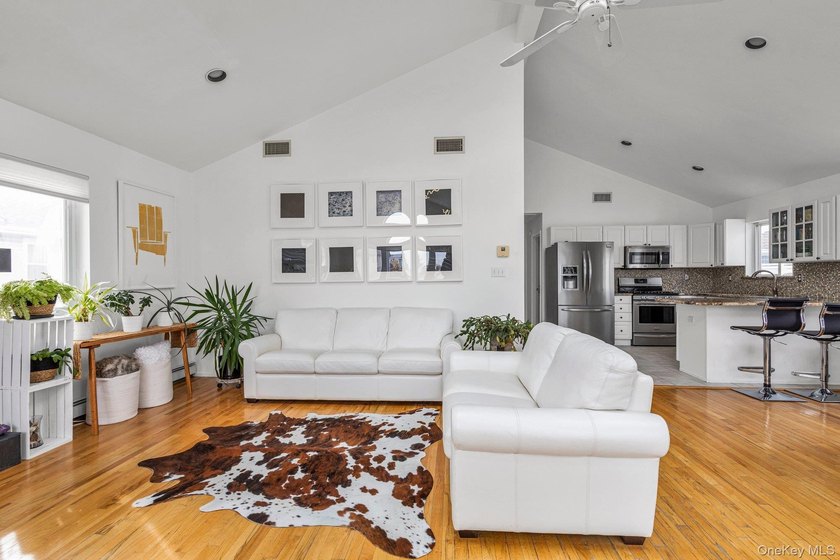 Welcome to 804 E. Chester St. in Long Beach's desirable East End - photo 6