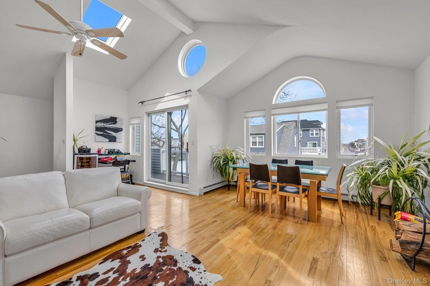Welcome to 804 E. Chester St. in Long Beach's desirable East End - photo 7