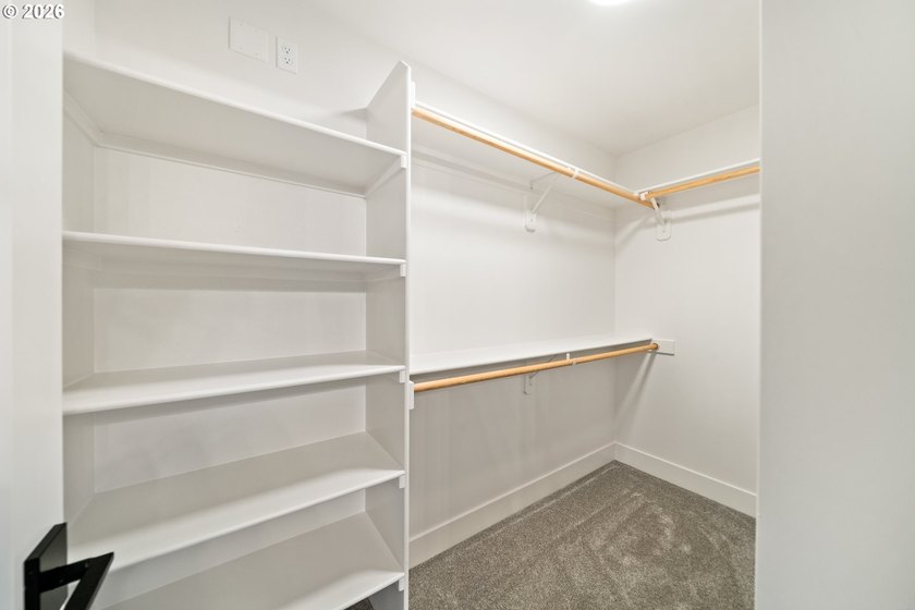 Beautiful new Traditional home backing to serene greenspace - photo 17