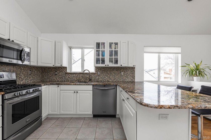 Welcome to 804 E. Chester St. in Long Beach's desirable East End - photo 10