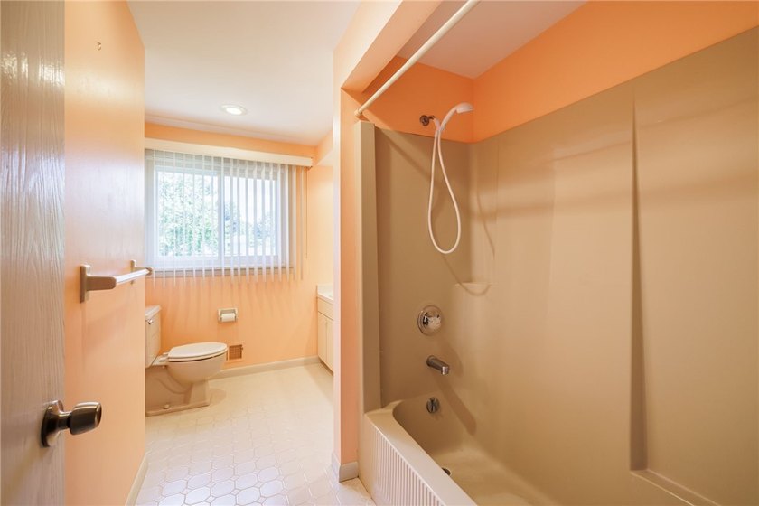Welcome to 189 Sherri Ann Lane, a beautifully maintained 4 - photo 24
