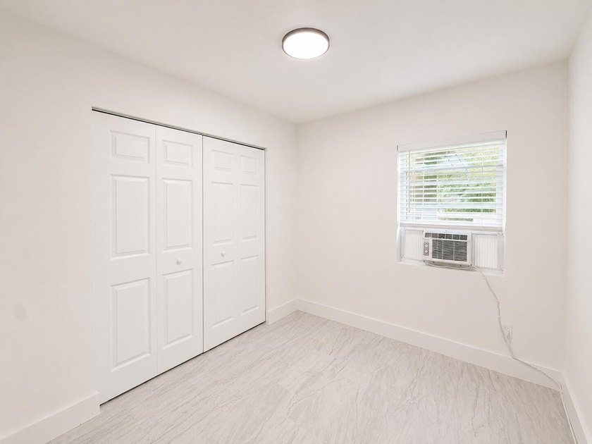DOUBLE LOT! Stunning fully renovated home on a rare double lot - photo 11