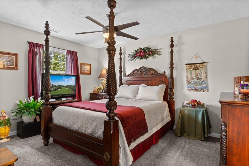 Welcome to your new oasis in the highly desirable River Oaks - photo 13