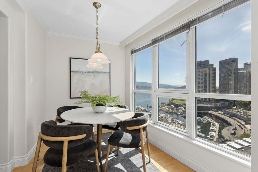 Spectacular marina, ocean and mountain-view home at the coveted - photo 14