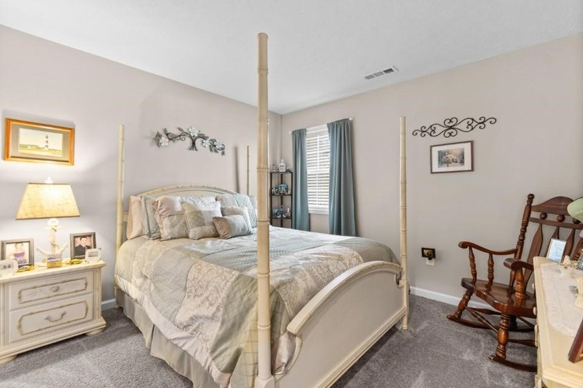 Welcome to your new oasis in the highly desirable River Oaks - photo 16