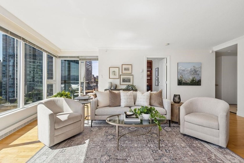 Spectacular marina, ocean and mountain-view home at the coveted - photo 17