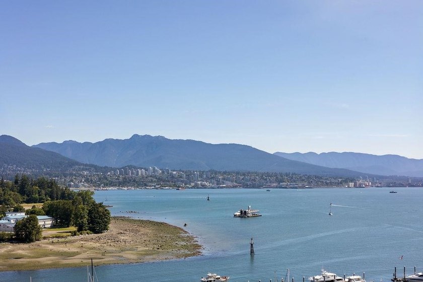 Spectacular marina, ocean and mountain-view home at the coveted - photo 19