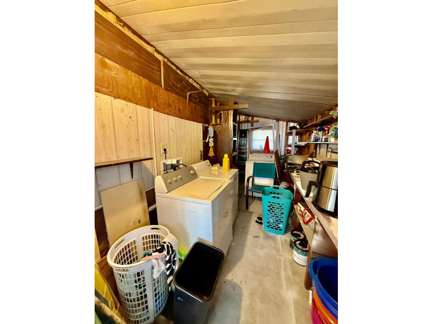 This home is located on a nice size lot w/ no backyard neighbors - photo 21