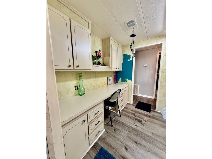 This home is located on a nice size lot w/ no backyard neighbors - photo 24