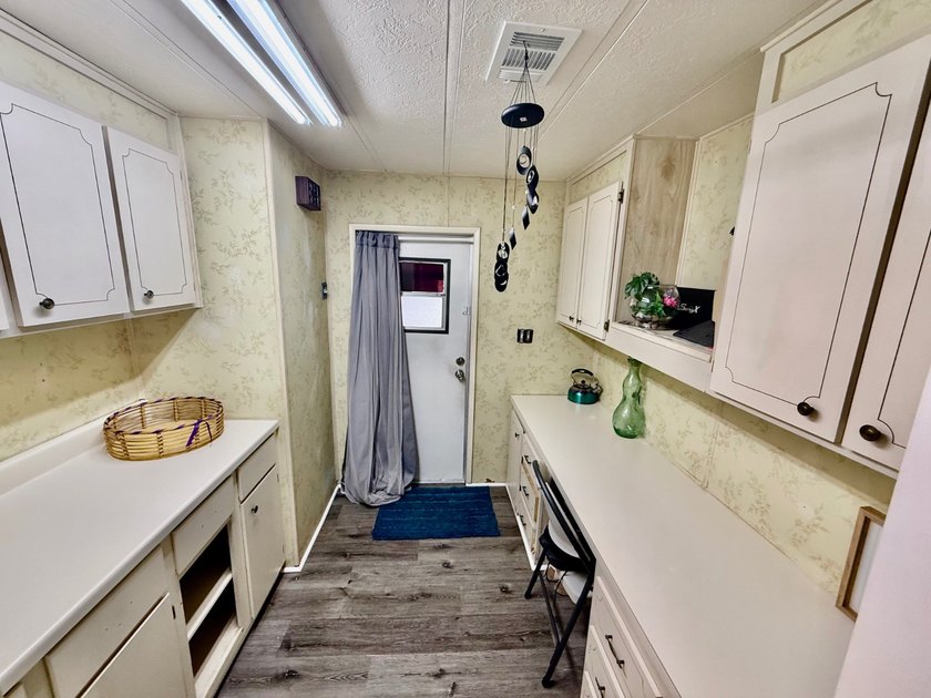 This home is located on a nice size lot w/ no backyard neighbors - photo 26
