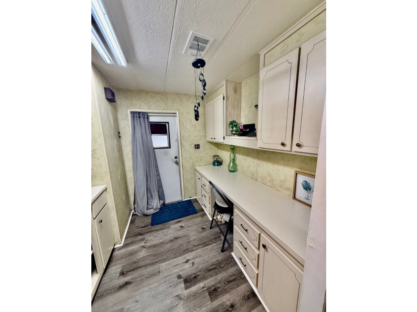 This home is located on a nice size lot w/ no backyard neighbors - photo 28