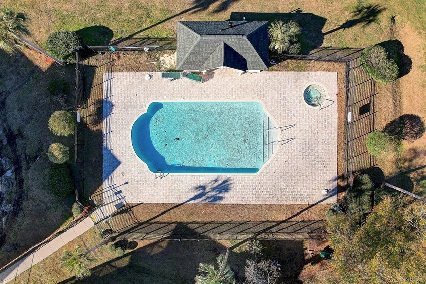 Welcome to your new oasis in the highly desirable River Oaks - photo 31