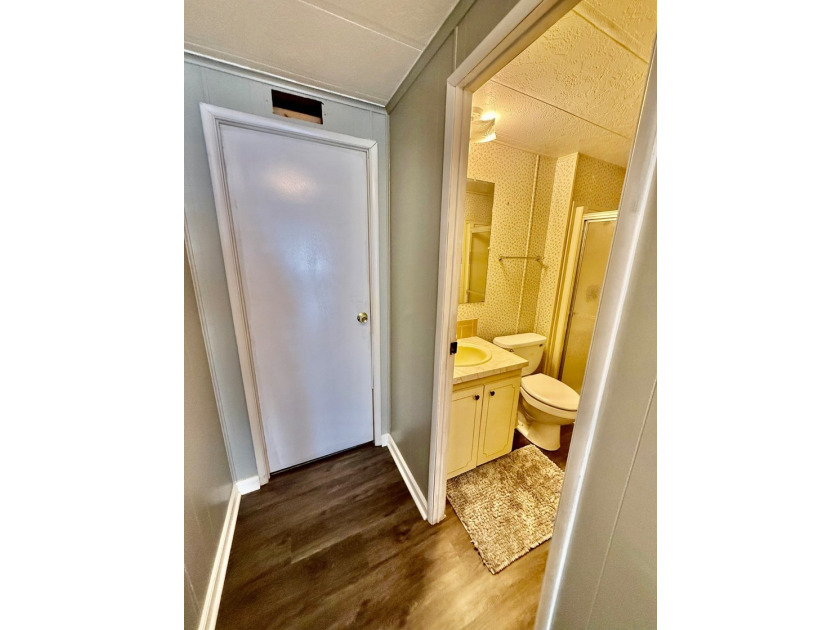 This home is located on a nice size lot w/ no backyard neighbors - photo 46
