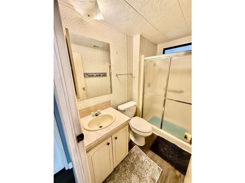 This home is located on a nice size lot w/ no backyard neighbors - photo 47
