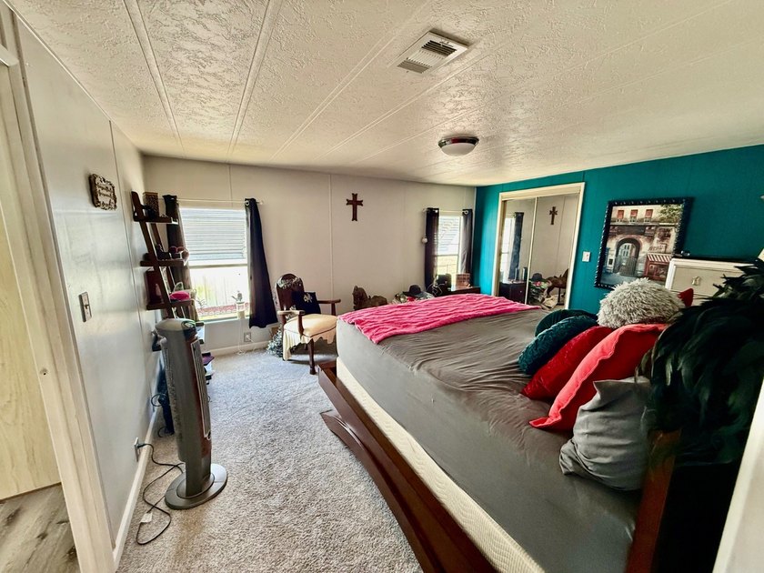 This home is located on a nice size lot w/ no backyard neighbors - photo 52