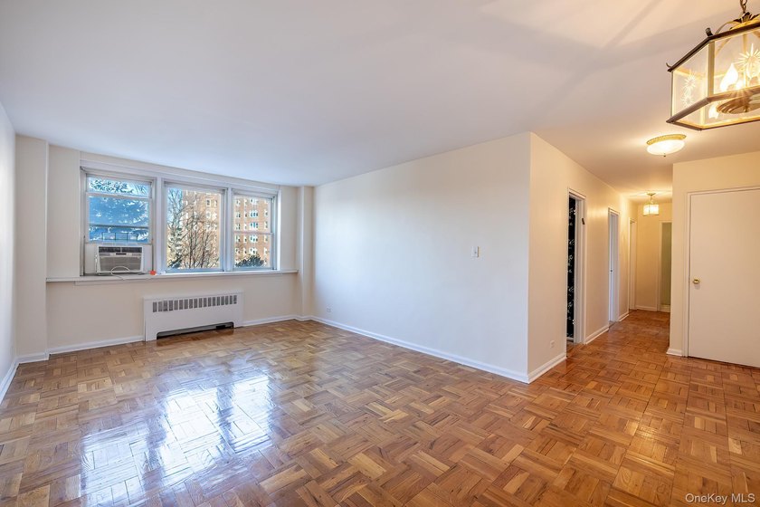 Two-bedroom front view conveniently located in Spuyten Duyvil - photo 2