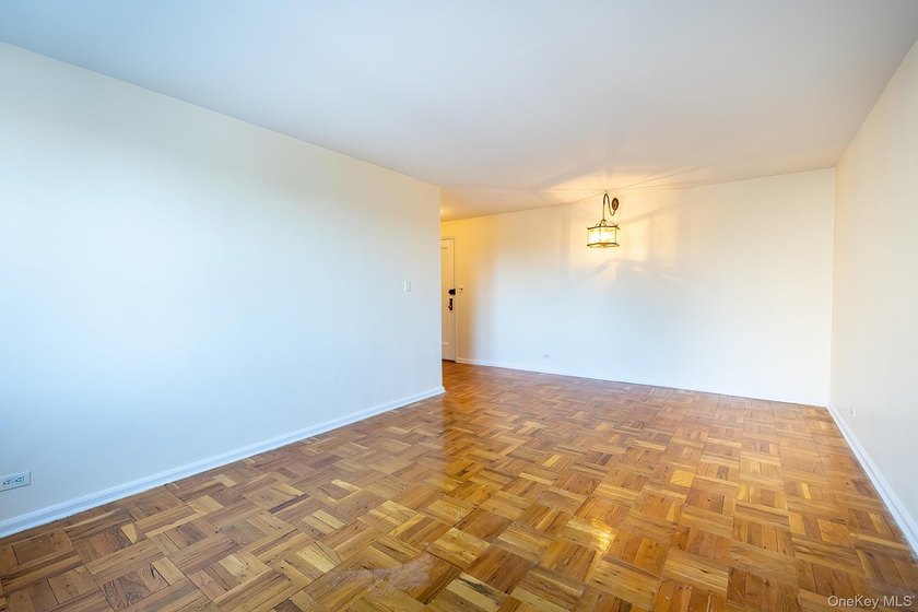 Two-bedroom front view conveniently located in Spuyten Duyvil - photo 5