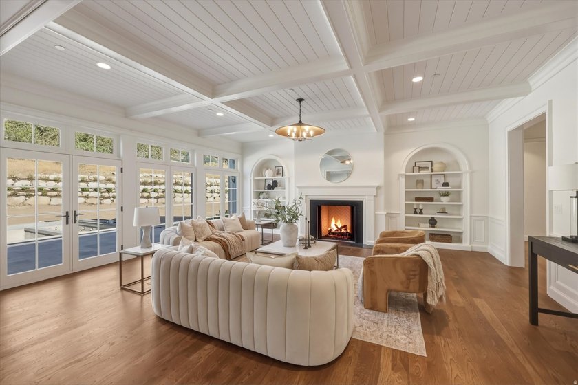 Introducing a classically designed Colonial Revival from the - photo 9
