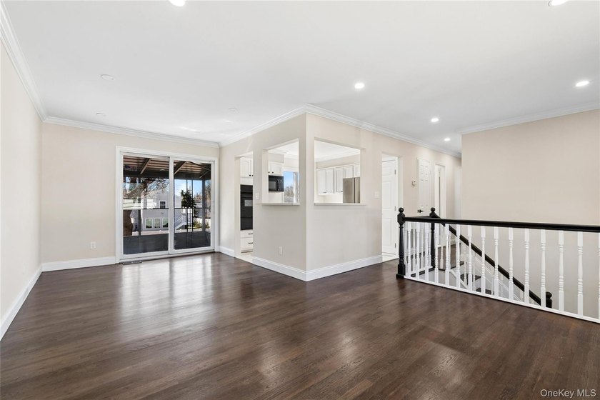 Beautifully remodeled Hi-Ranch offering a functional and - photo 6