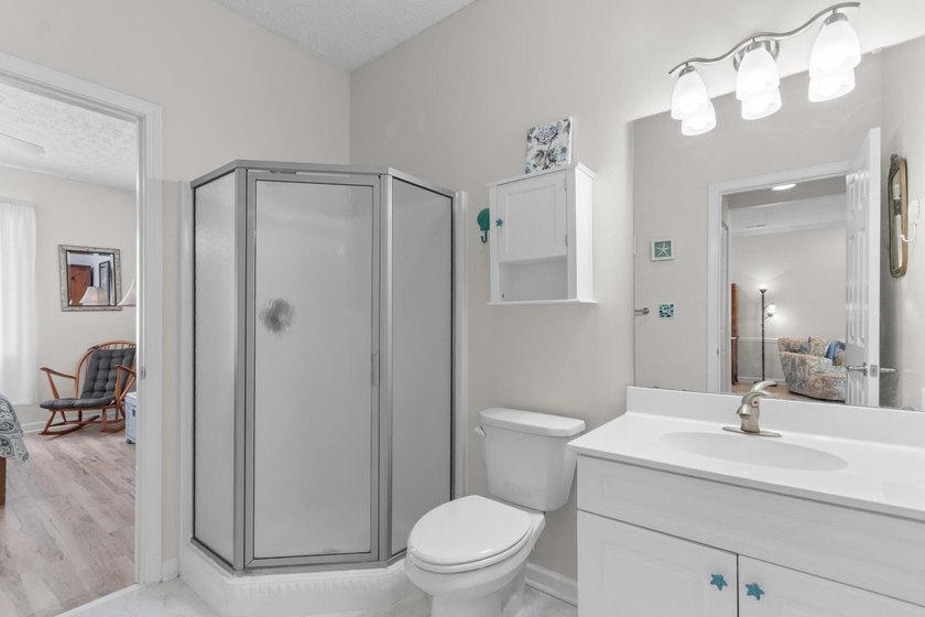 Don't miss your chance to own this beautifully updated 2-bedroom - photo 19