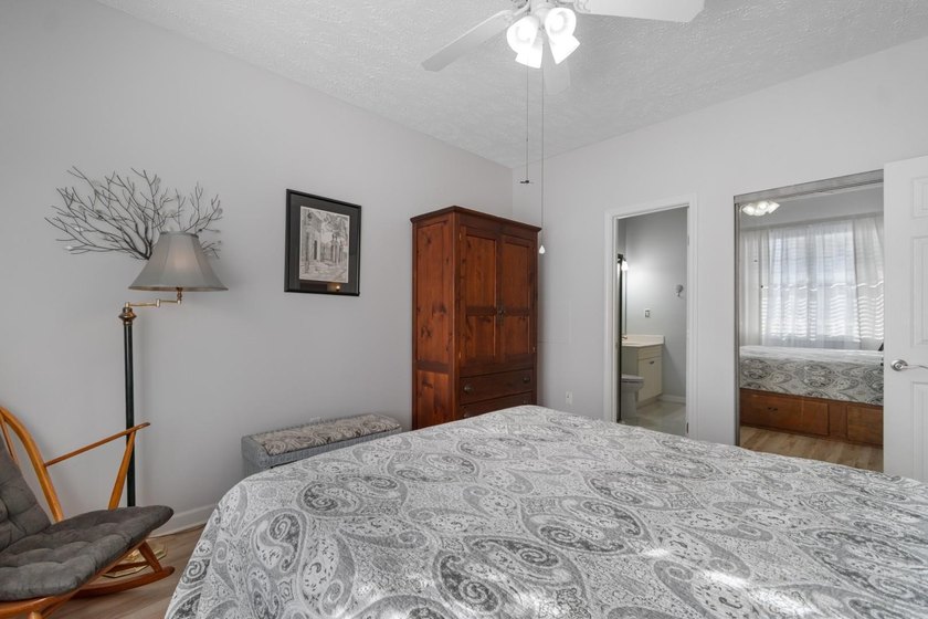 Don't miss your chance to own this beautifully updated 2-bedroom - photo 21