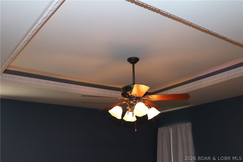 LARGE COUNTRY HOME WITH HIGHLY DESIRABLE LOCATION. ALMOST 4200 - photo 23