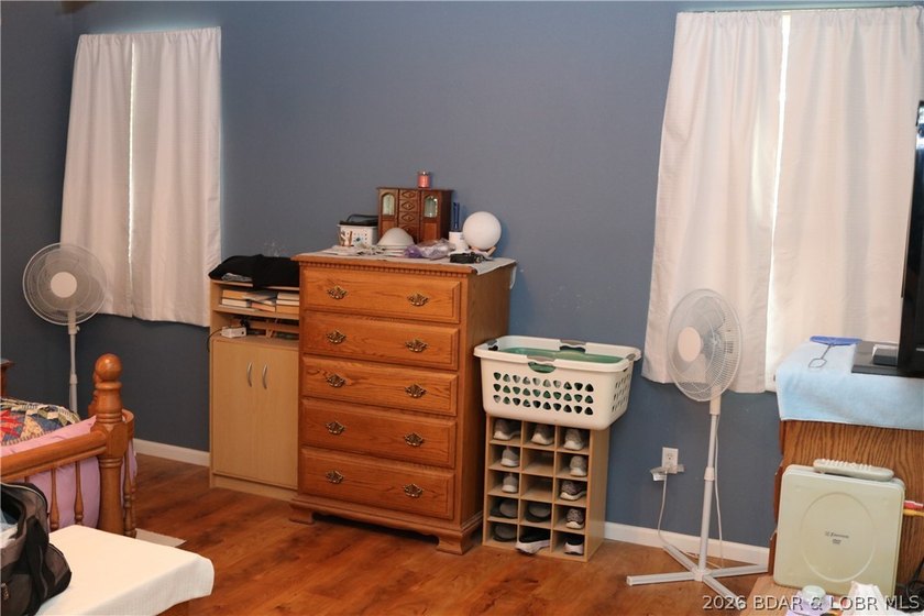 LARGE COUNTRY HOME WITH HIGHLY DESIRABLE LOCATION. ALMOST 4200 - photo 24