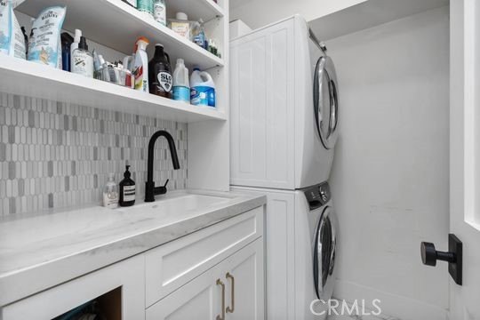 Fully reimagined coastal residence with comprehensive 2021 - photo 24