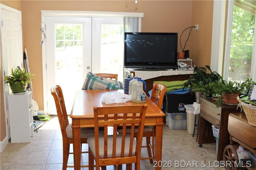 LARGE COUNTRY HOME WITH HIGHLY DESIRABLE LOCATION. ALMOST 4200 - photo 31